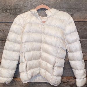 ARITZIA (Tna) white puffy jacket!!